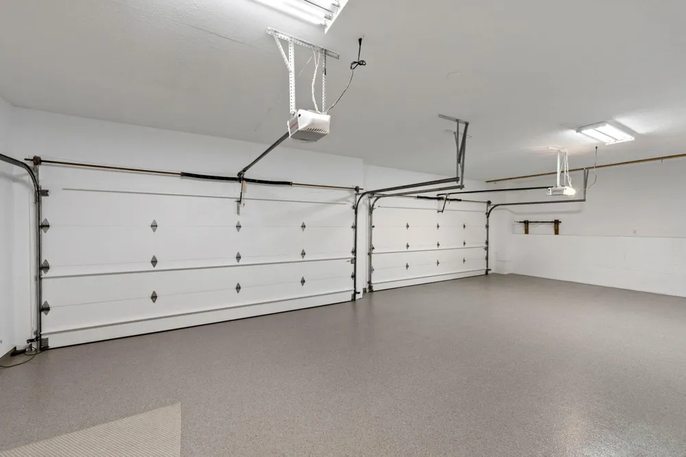 10321 Heidi Lane Chanhassen, MN 55318