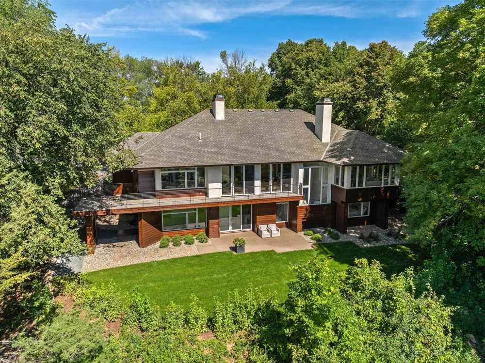10321 Heidi Lane Chanhassen, MN 55318