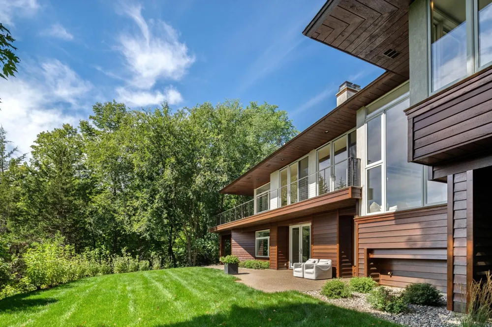 10321 Heidi Lane Chanhassen, MN 55318