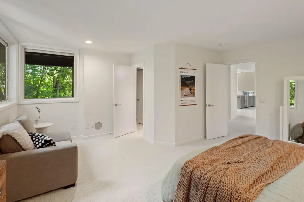 10321 Heidi Lane Chanhassen, MN 55318