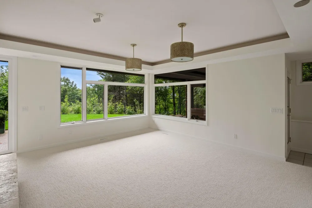 10321 Heidi Lane Chanhassen, MN 55318