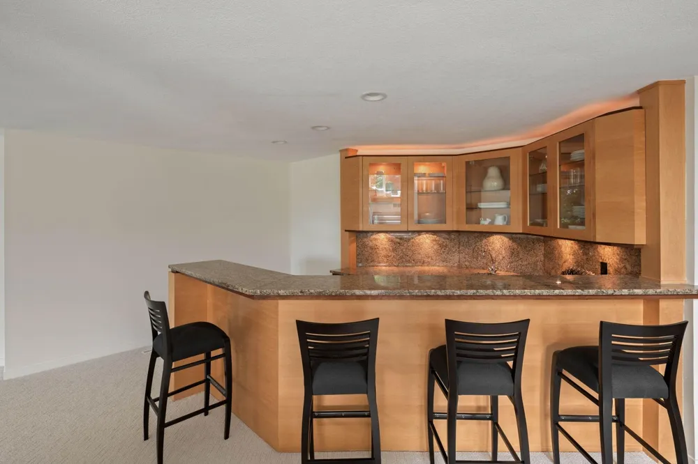 10321 Heidi Lane Chanhassen, MN 55318
