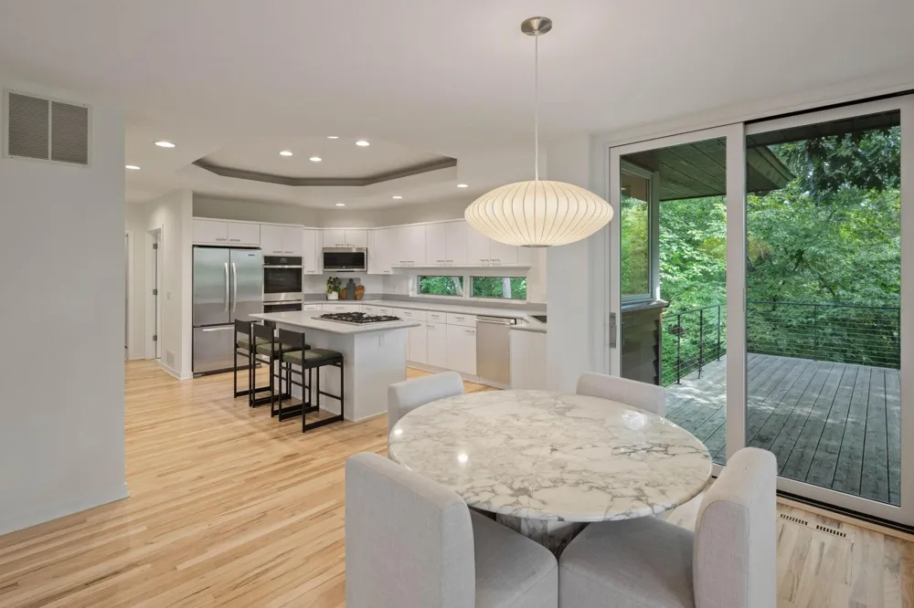 10321 Heidi Lane Chanhassen, MN 55318