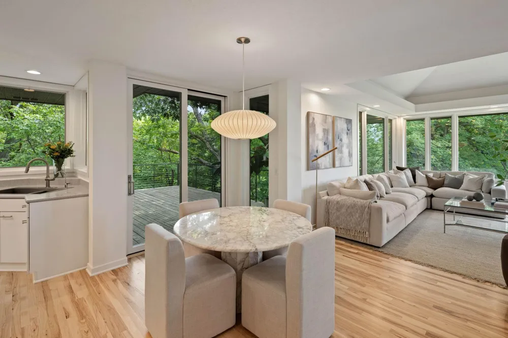 10321 Heidi Lane Chanhassen, MN 55318