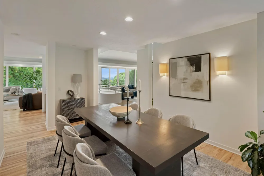 10321 Heidi Lane Chanhassen, MN 55318