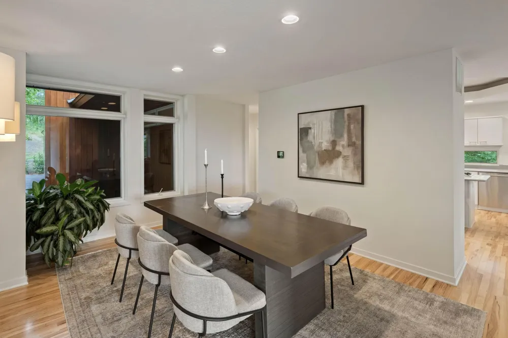 10321 Heidi Lane Chanhassen, MN 55318