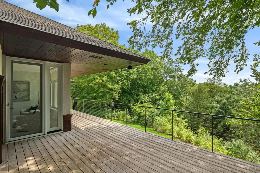 10321 Heidi Lane Chanhassen, MN 55318
