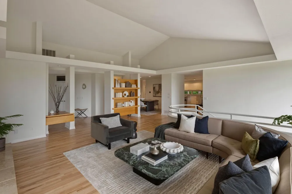 10321 Heidi Lane Chanhassen, MN 55318