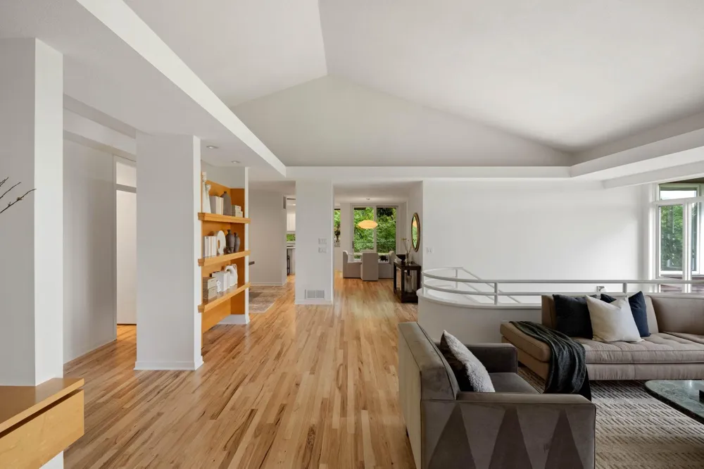 10321 Heidi Lane Chanhassen, MN 55318