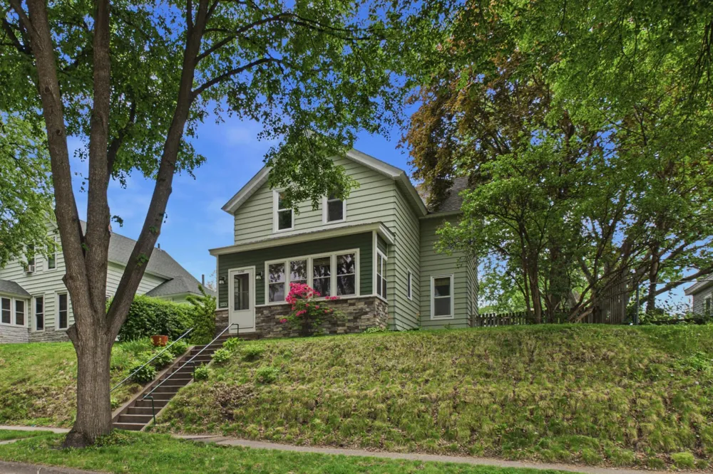 1152 Ross Avenue Saint Paul, MN 55106