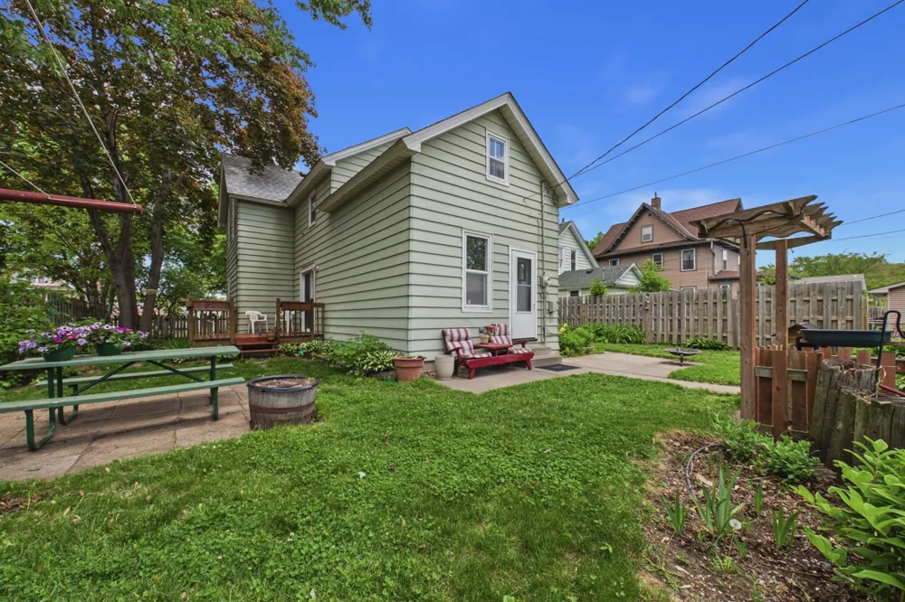 1152 Ross Avenue Saint Paul, MN 55106