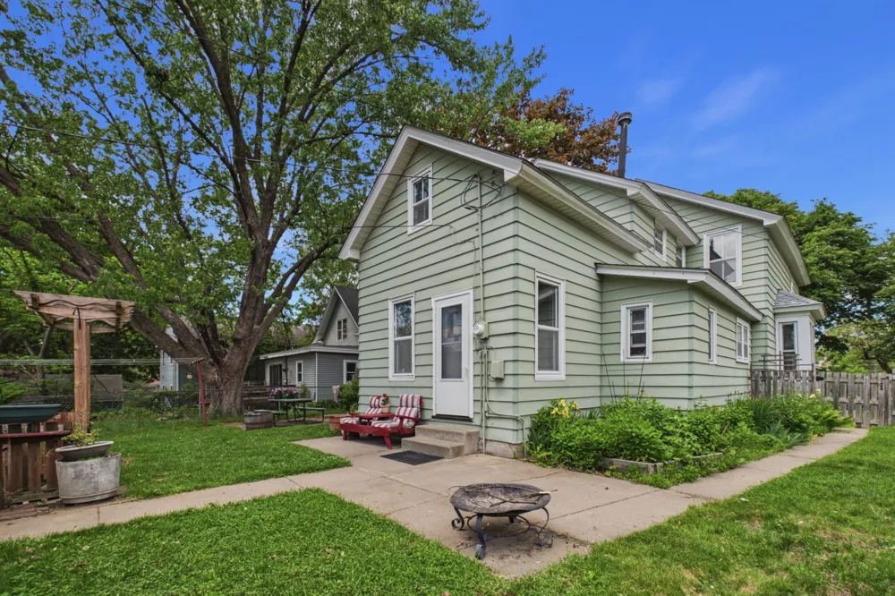 1152 Ross Avenue Saint Paul, MN 55106