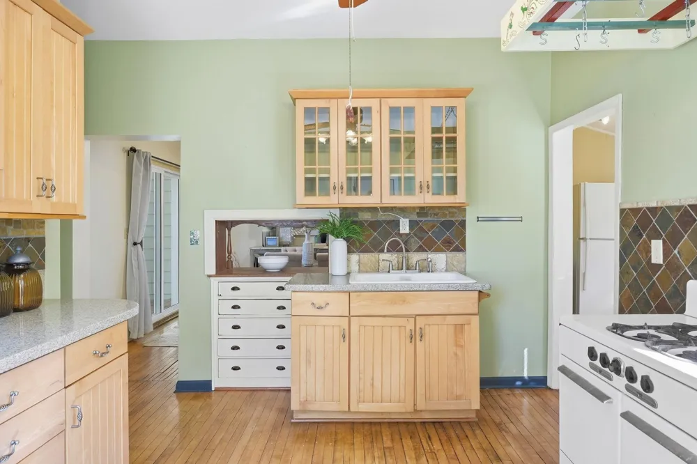 1152 Ross Avenue Saint Paul, MN 55106