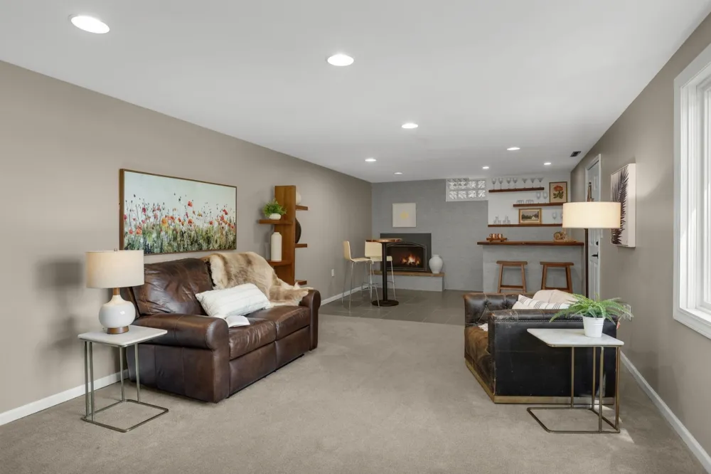 2884 W Owasso Boulevard Roseville, MN 55113