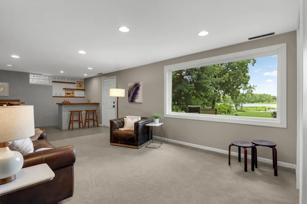 2884 W Owasso Boulevard Roseville, MN 55113