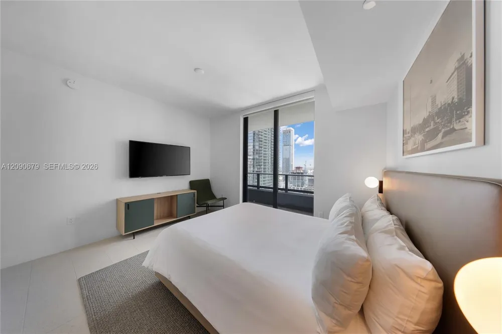 159 NE 6 #2402 Miami, FL 33132