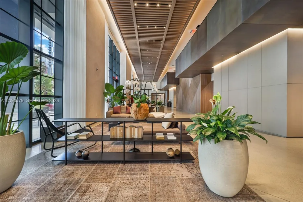 159 NE 6 #2402 Miami, FL 33132