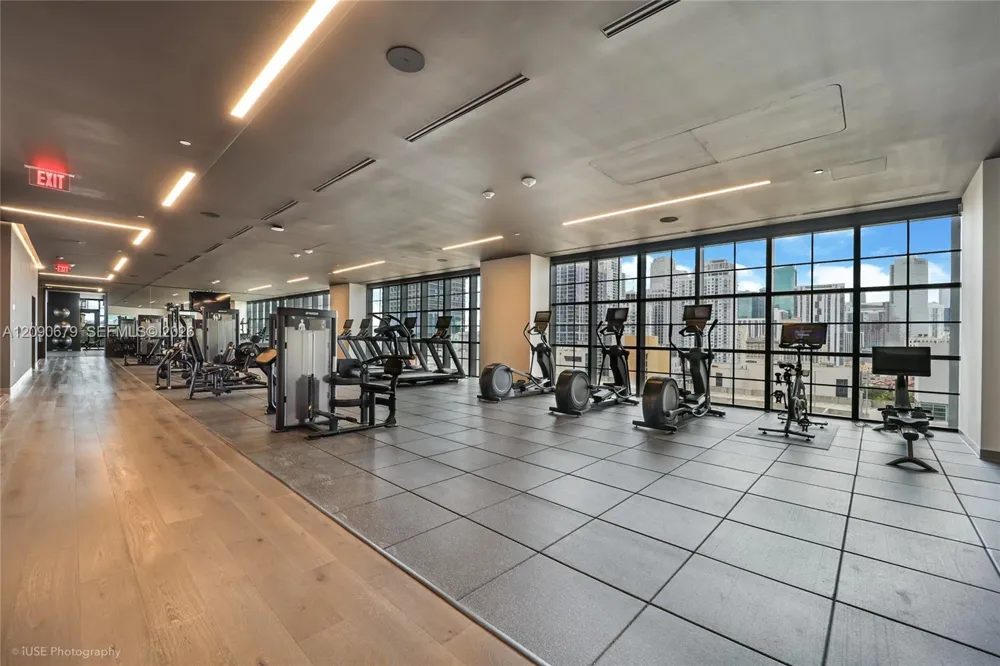 159 NE 6 #2402 Miami, FL 33132
