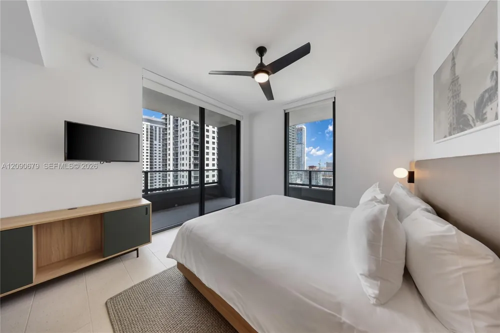 159 NE 6 #2402 Miami, FL 33132