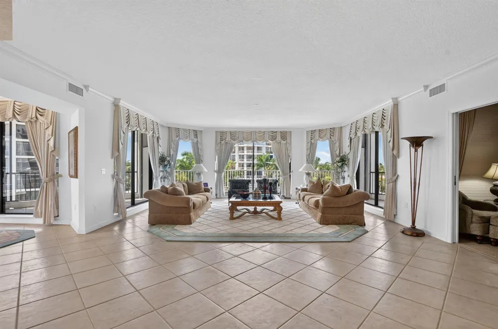 20320 Fairway Oaks Drive #354 Boca Raton, FL 33434
