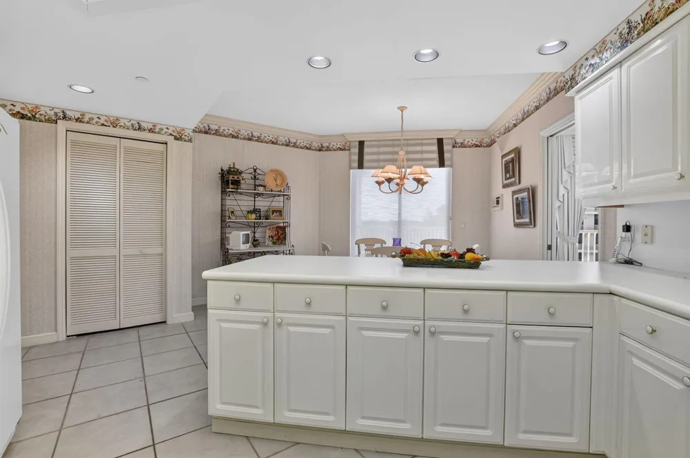 20320 Fairway Oaks Drive #354 Boca Raton, FL 33434
