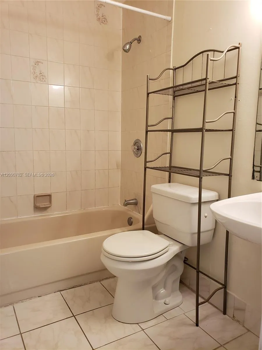 6440 SW 130 AV #409 Miami, FL 33183