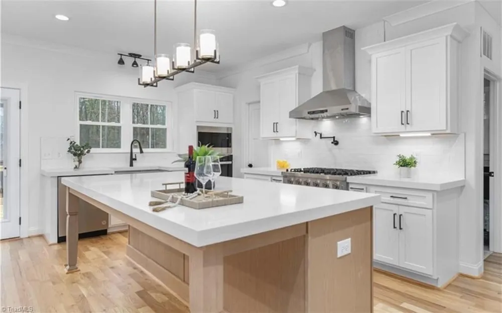 7216 Woodfield Heights Drive Stokesdale, NC 27357