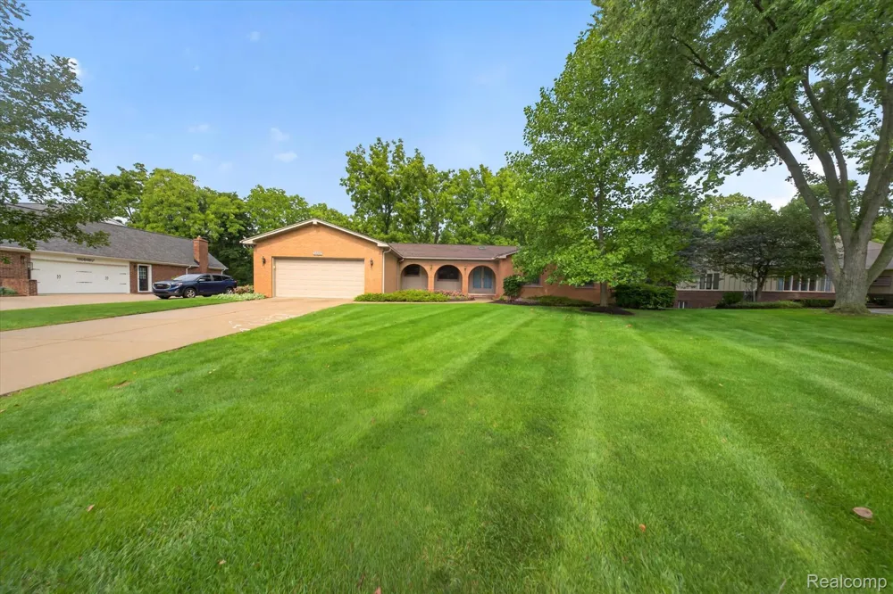 48040 Brewster Court Plymouth Charter Township, MI 48170
