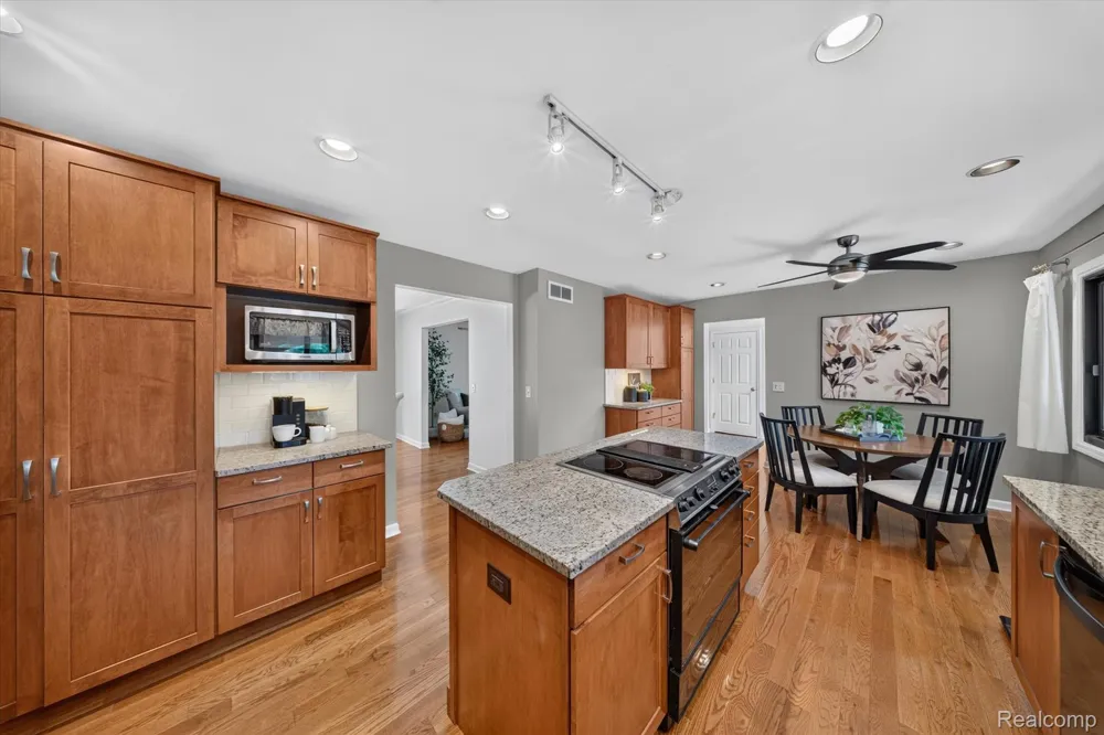 48040 Brewster Court Plymouth Charter Township, MI 48170
