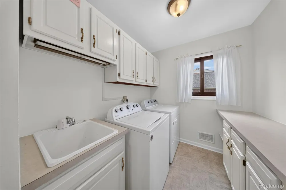 48040 Brewster Court Plymouth Charter Township, MI 48170