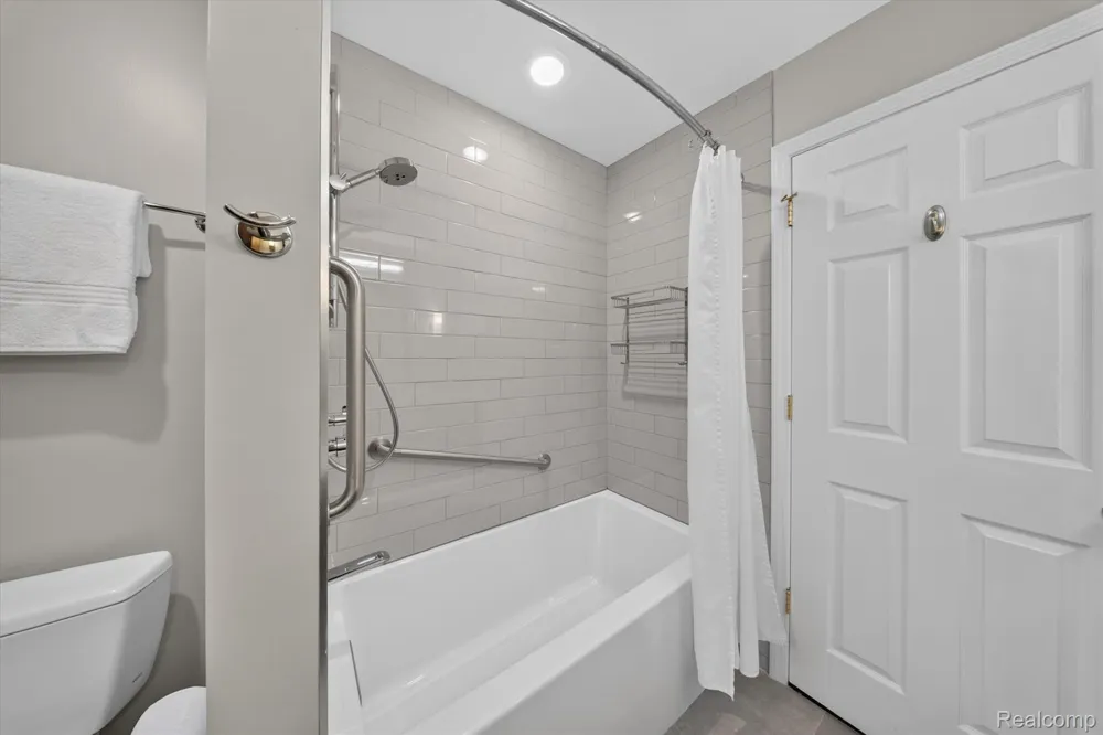 48040 Brewster Court Plymouth Charter Township, MI 48170