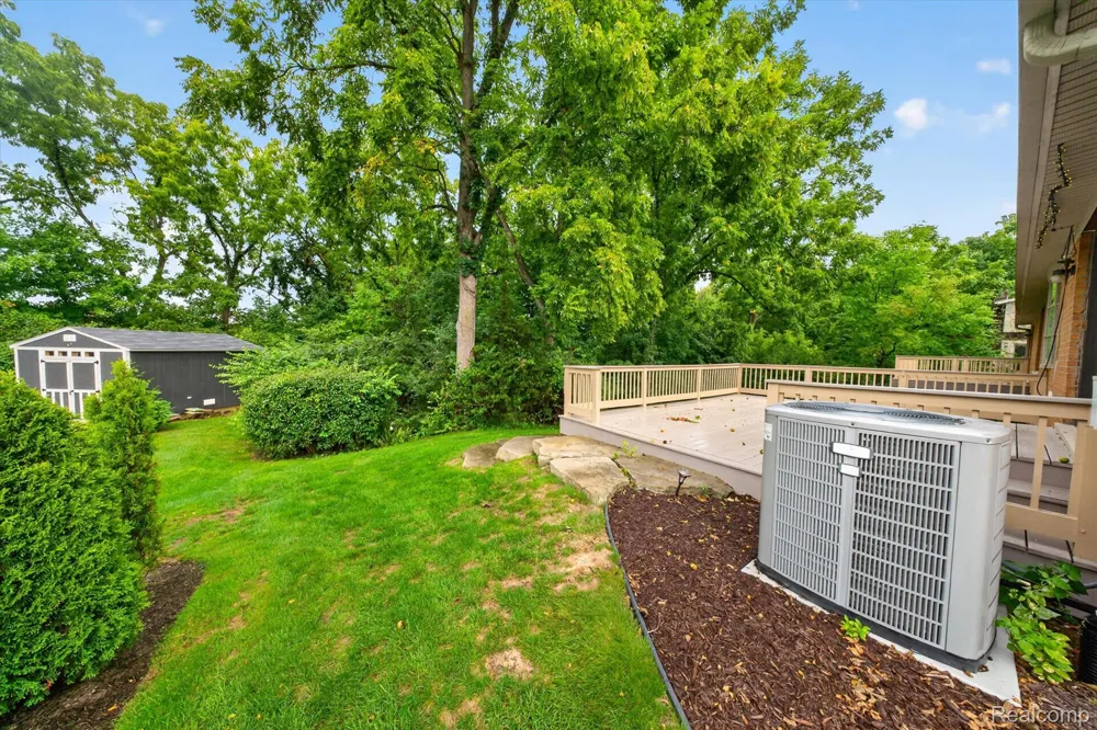 48040 Brewster Court Plymouth Charter Township, MI 48170