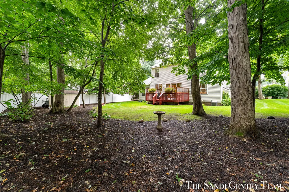 15025 Briarwood Street Grand Haven Charter Township, MI 49417