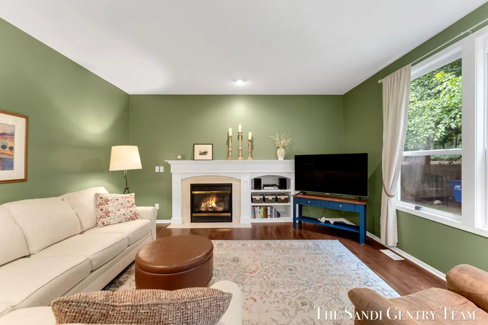 15025 Briarwood Street Grand Haven Charter Township, MI 49417