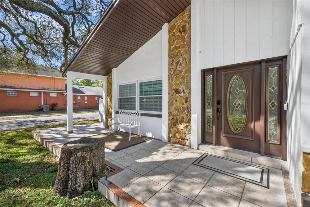 8902 HAMNER AVENUE Tampa, FL 33604