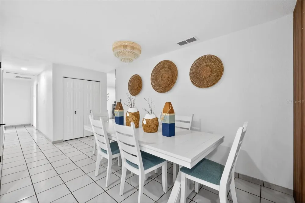 8902 HAMNER AVENUE Tampa, FL 33604