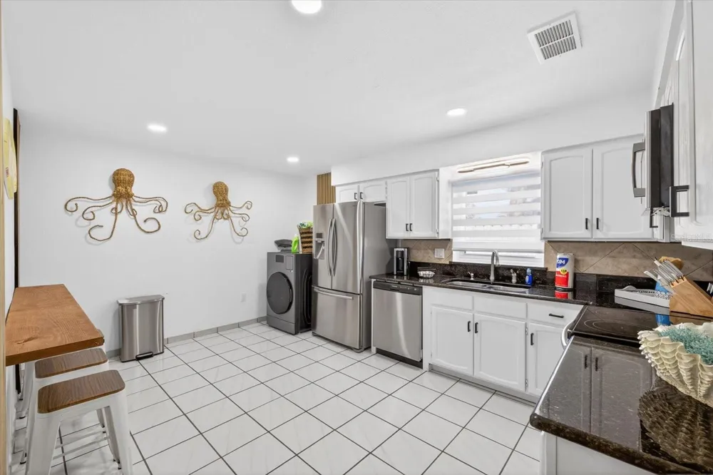 8902 HAMNER AVENUE Tampa, FL 33604