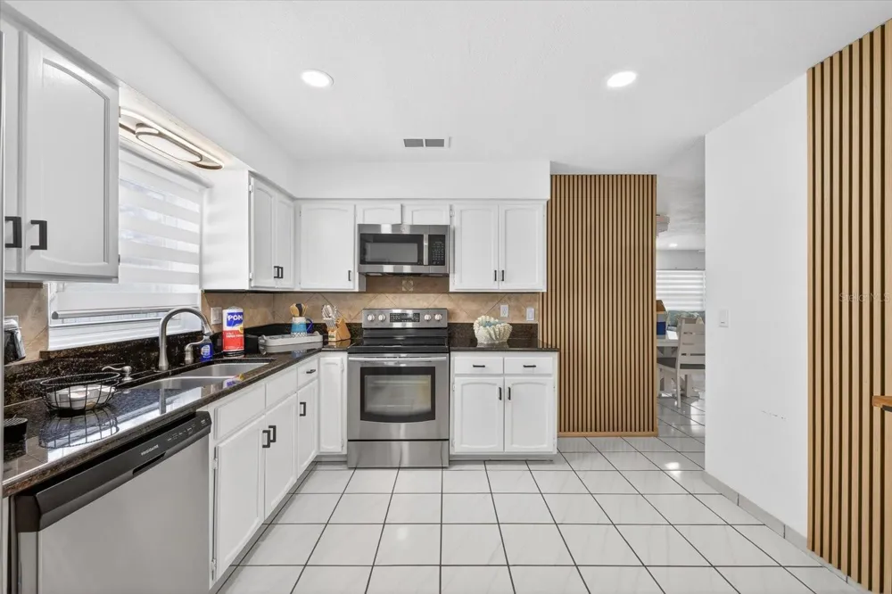 8902 HAMNER AVENUE Tampa, FL 33604