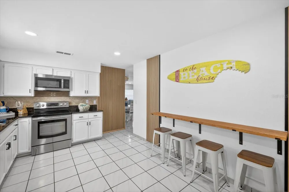 8902 HAMNER AVENUE Tampa, FL 33604