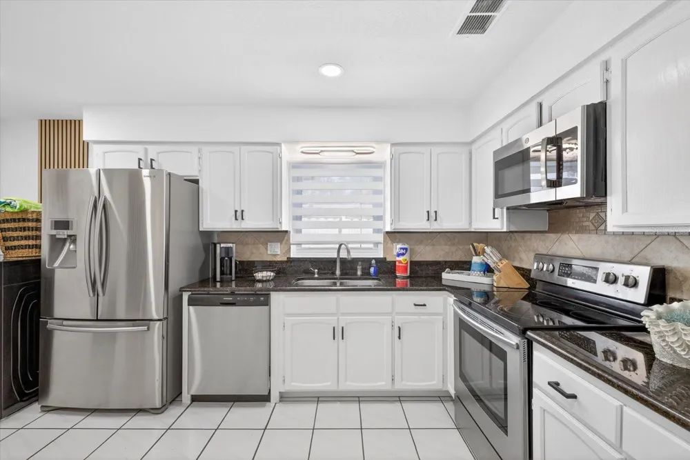 8902 HAMNER AVENUE Tampa, FL 33604