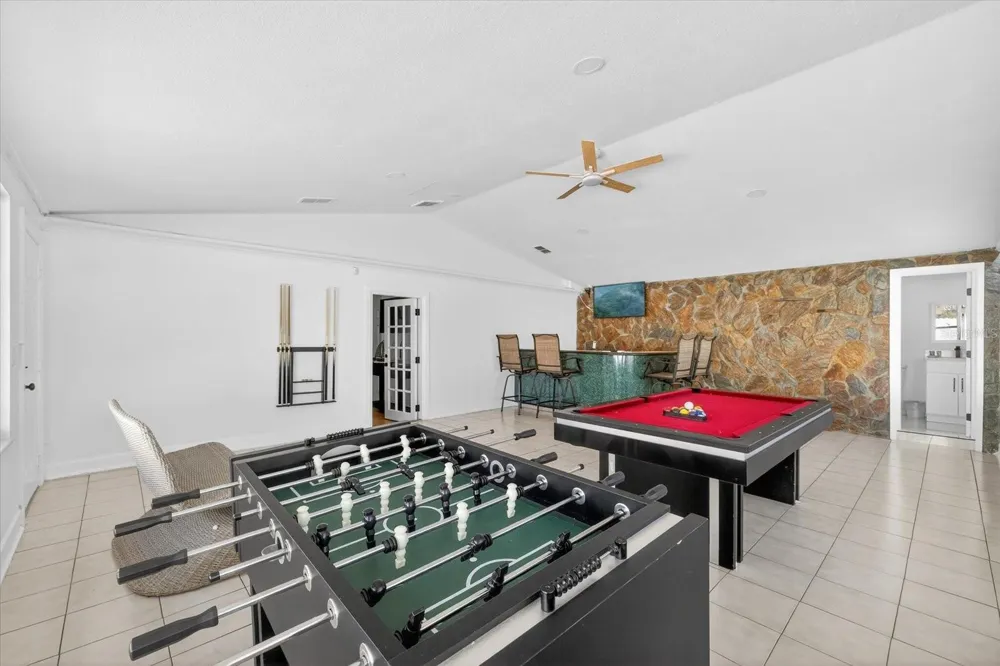 8902 HAMNER AVENUE Tampa, FL 33604