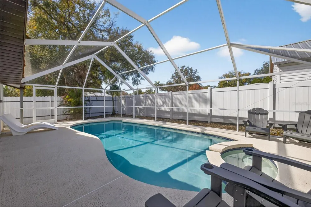 8902 HAMNER AVENUE Tampa, FL 33604