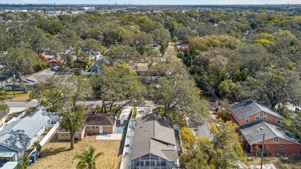 8902 HAMNER AVENUE Tampa, FL 33604