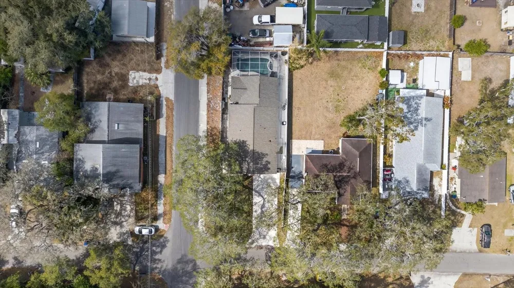 8902 HAMNER AVENUE Tampa, FL 33604