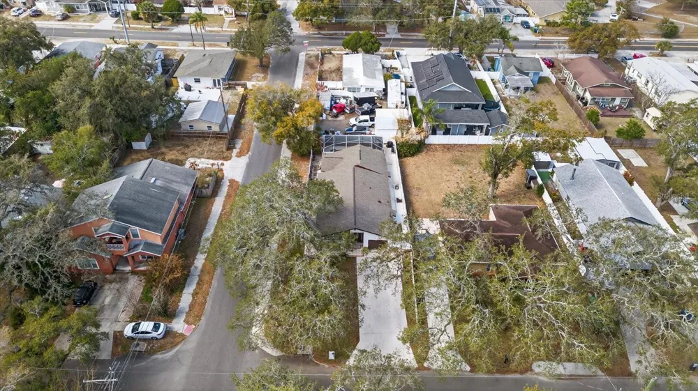 8902 HAMNER AVENUE Tampa, FL 33604