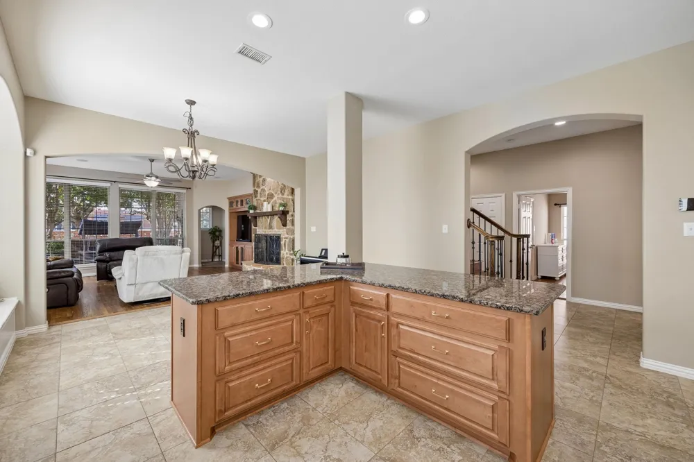 915 Wyndham Way Allen, TX 75013