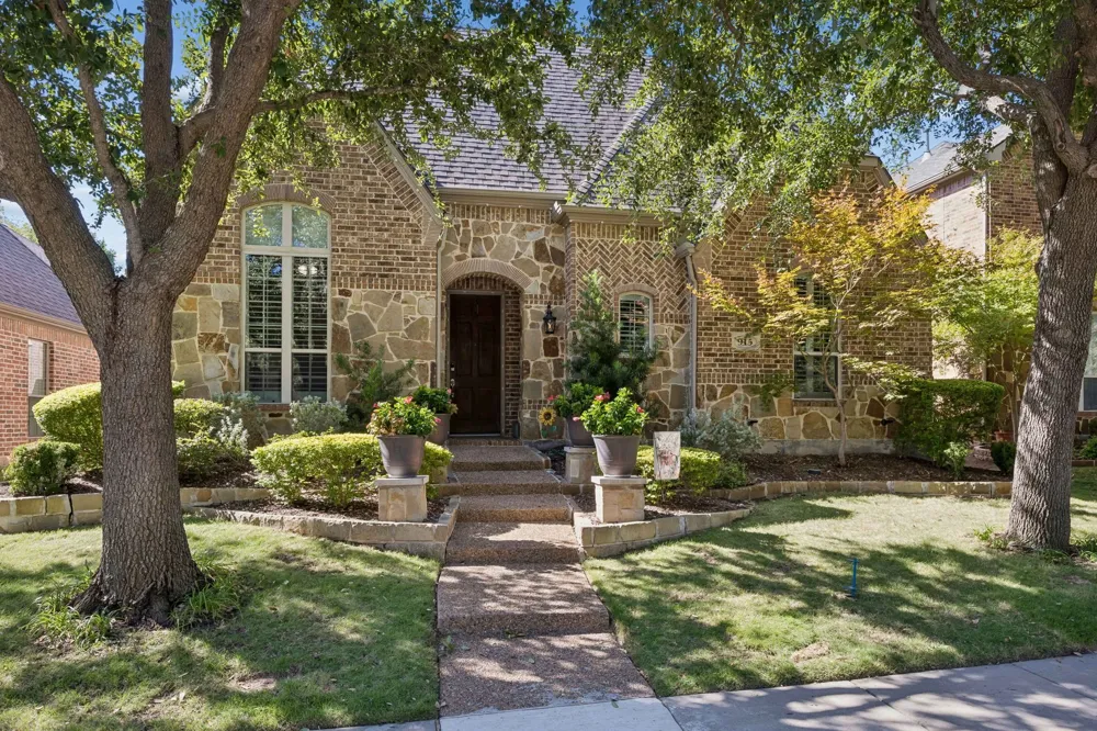 915 Wyndham Way Allen, TX 75013