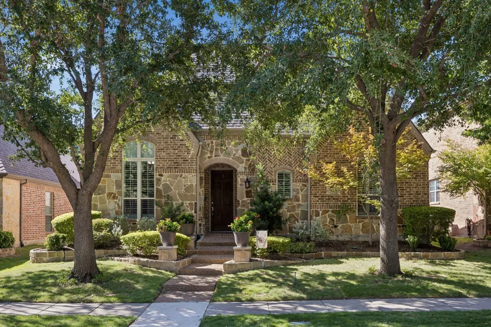 915 Wyndham Way Allen, TX 75013