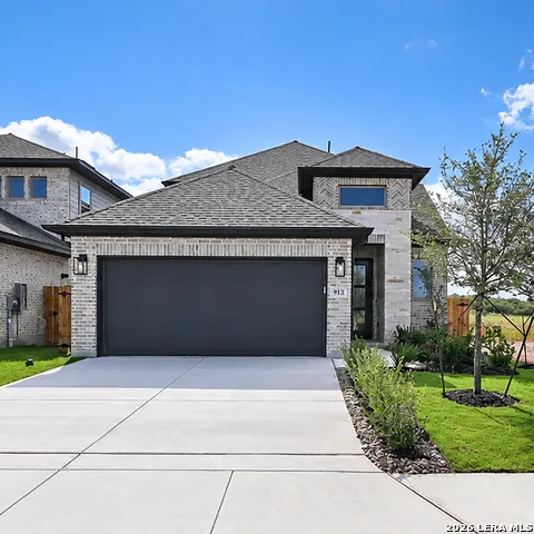 913 Woodland Lakes New Braunfels, TX 78130