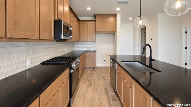 913 Woodland Lakes New Braunfels, TX 78130